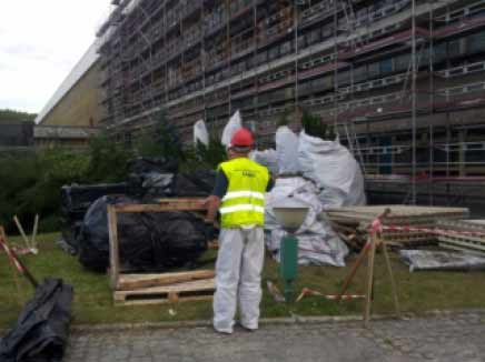 Removal of dangerous and harmful facade from the building of National Library in Warszaw